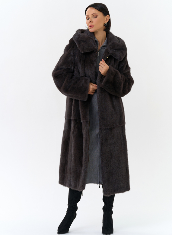 Женская шуба из меха норки  капюшоном