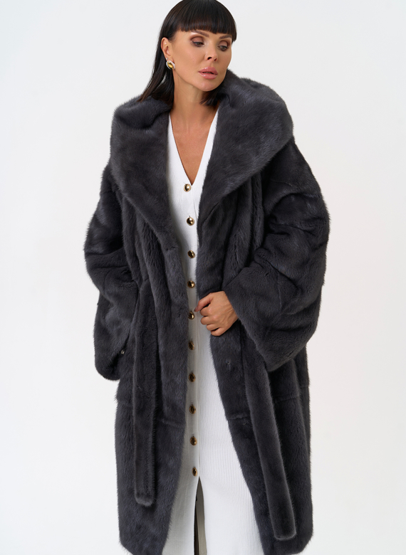 Женская шуба из меха норки с капюшоном 