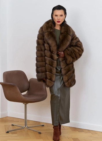 Женская шуба из соболя с английским воротником фото