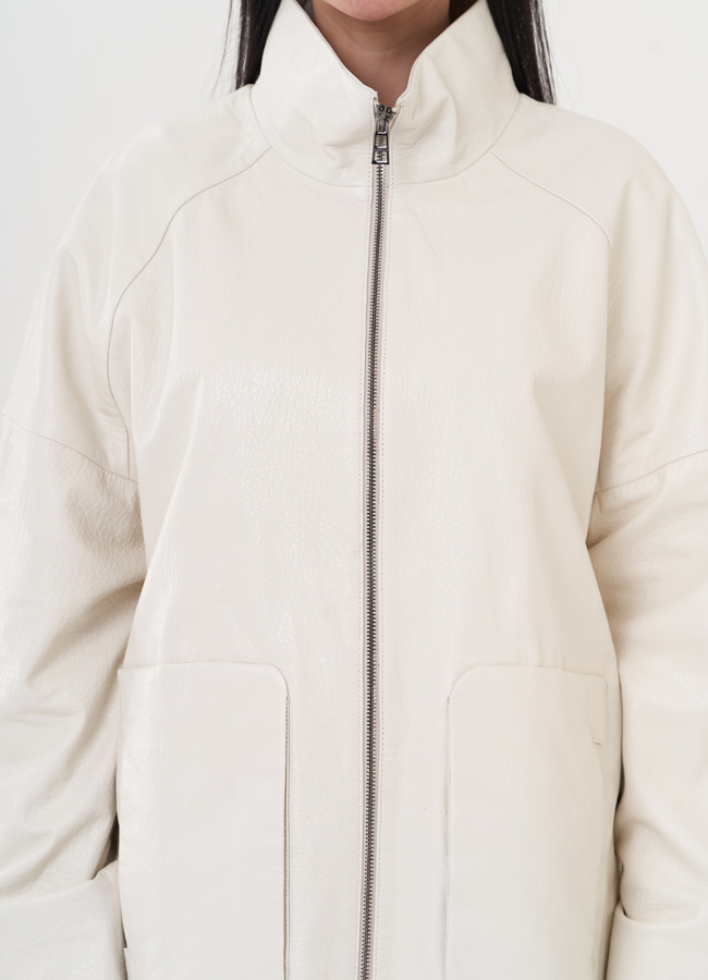 Удлиненная куртка из натуральной кожи белого цвета модель № 27139 в рассрочку