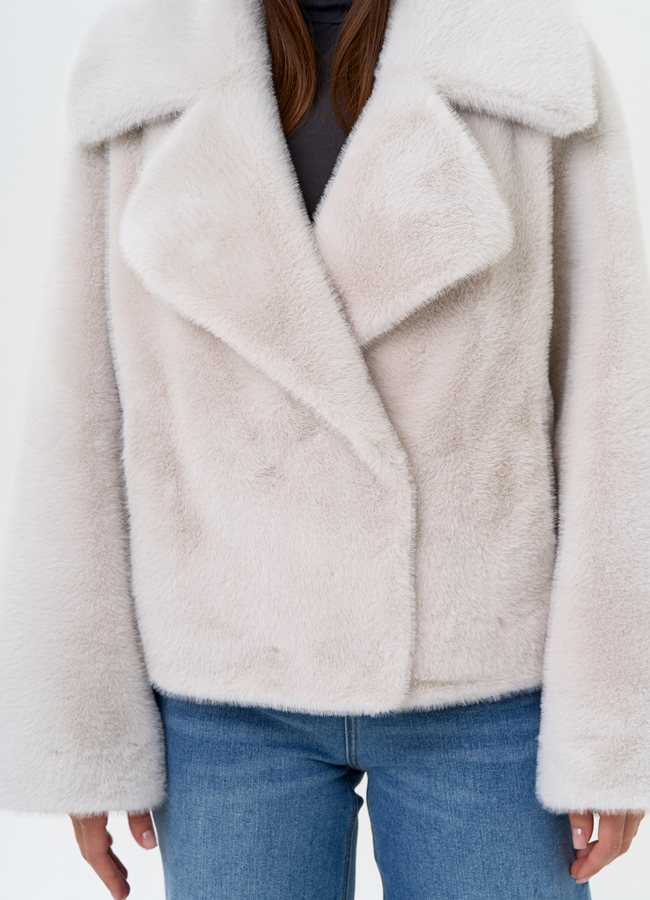 Женская куртка из эко меха с английским воротником модель № 31222 универмаг малина