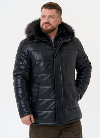 Пуховик из эко кожи с капюшоном из меха енота