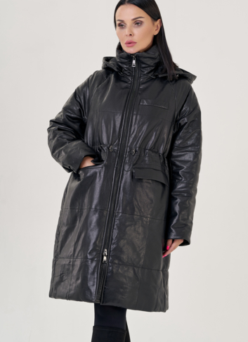 Кожаный пуховик с капюшоном черного цвета 