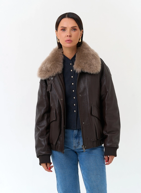 Укороченный пуховик из натуральной кожи  фото