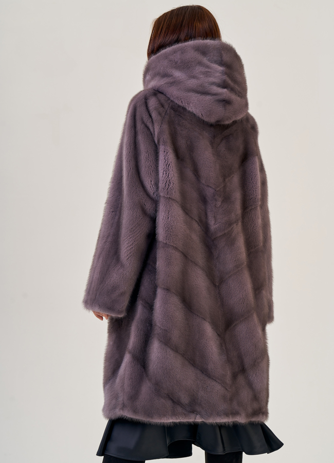 фото Шуба фиолетового цвета из норки модель № 26003