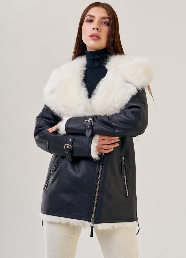 Укороченная женская дубленка с капюшоном модель № 23176 универмаг малина