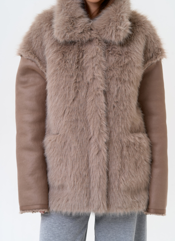 Женская дубленка из эко замши с отделкой из эко меха