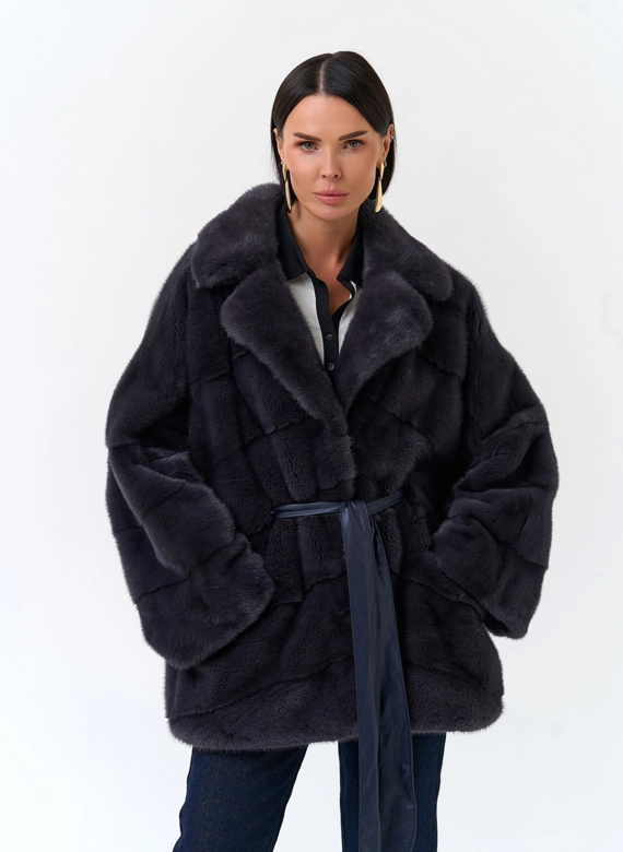 Шуба из меха норки с английским воротником